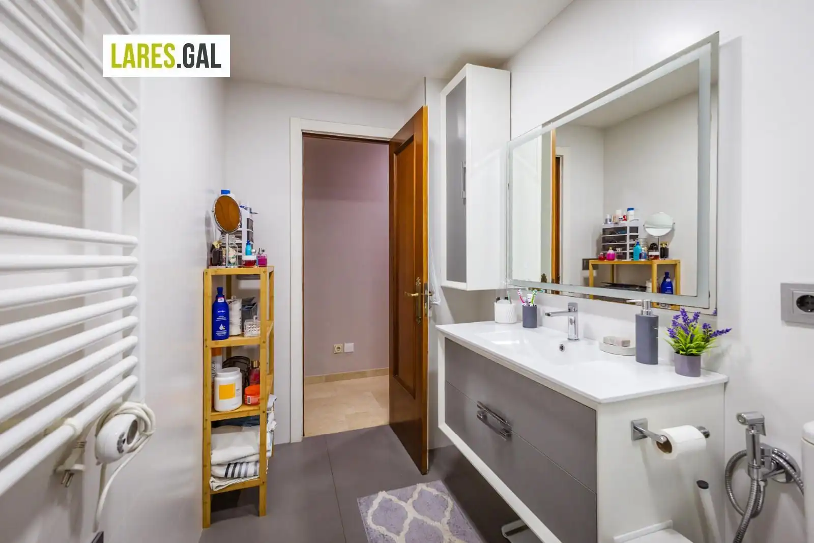 Baño de Piso en venta en Cangas  con Calefacción, Parquet y Terraza