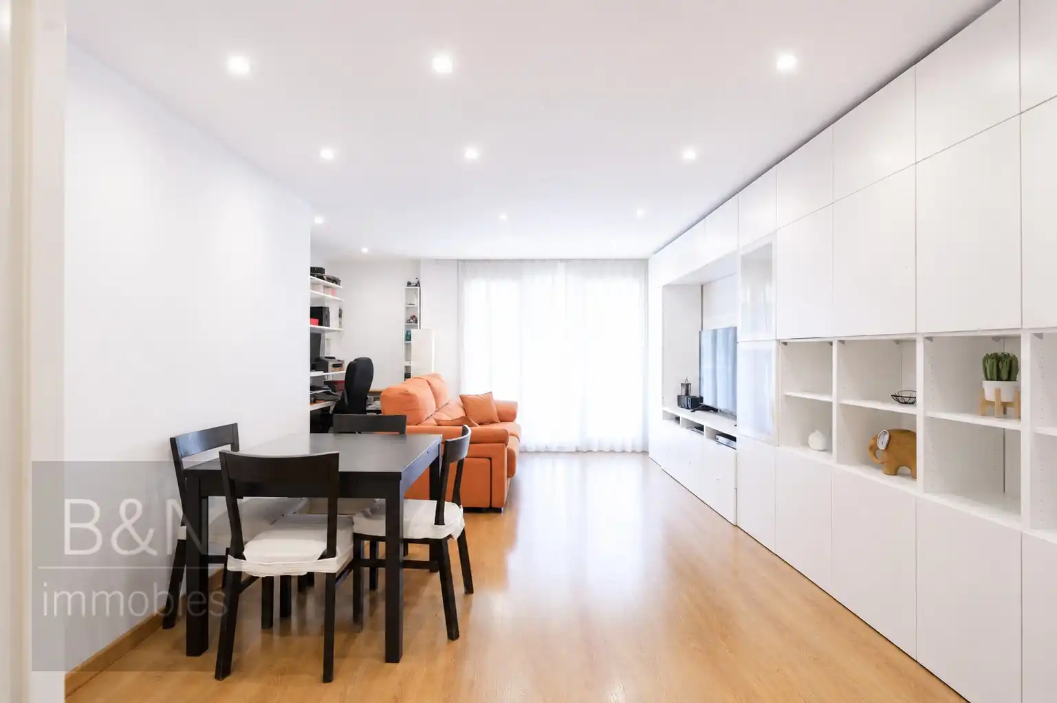 Living room of Flat for sale in Terrassa  with Air Conditioner, Heating and Balcony