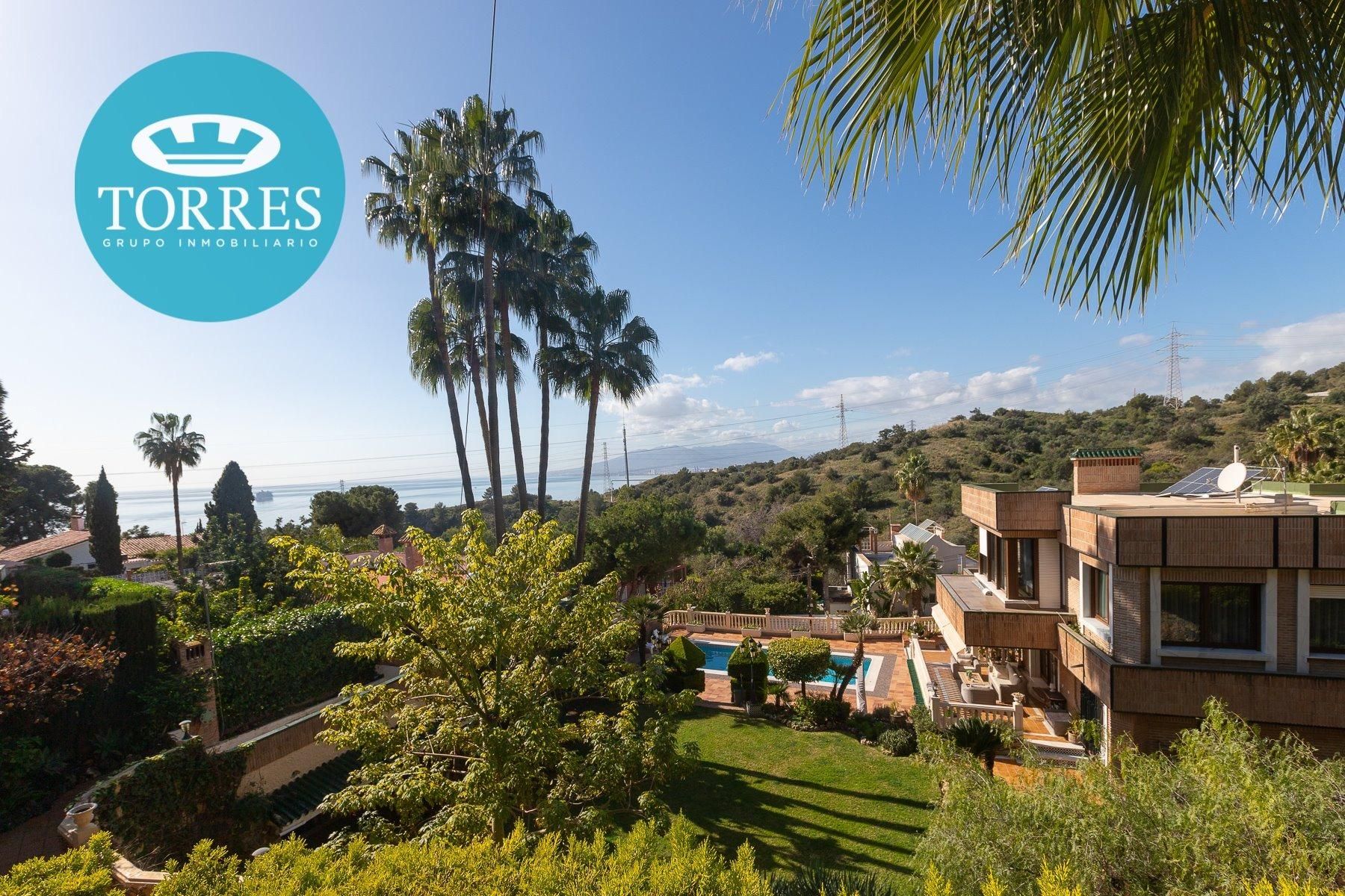 Exterior view of House or chalet for sale in Málaga Capital  with Air Conditioner, Heating and Private garden