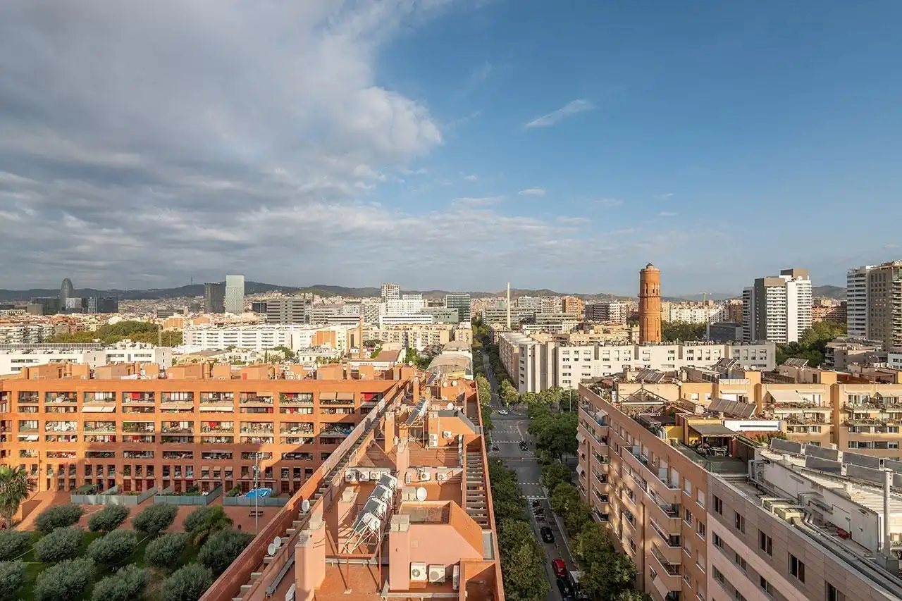 Exterior view of Commercial properties for rent in Barcelona  with Air Conditioner
