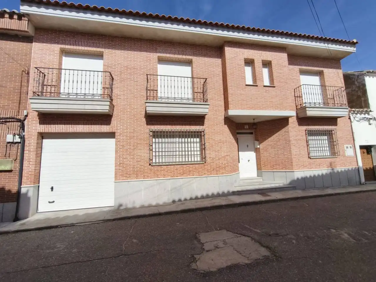 Vista exterior de Casa o xalet en venda en Ajofrín amb Calefacció i Terrassa