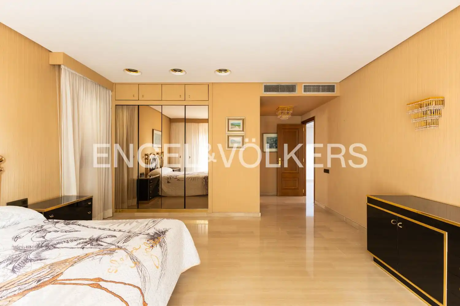 Habitación de Casa o chalet en venta en Chiva con Aire acondicionado, Calefacción y Jardín privado