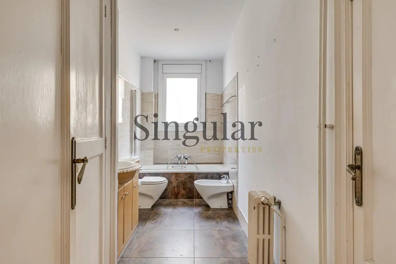 Baño de Piso en venta en Barcelona con Calefacción y Alarma