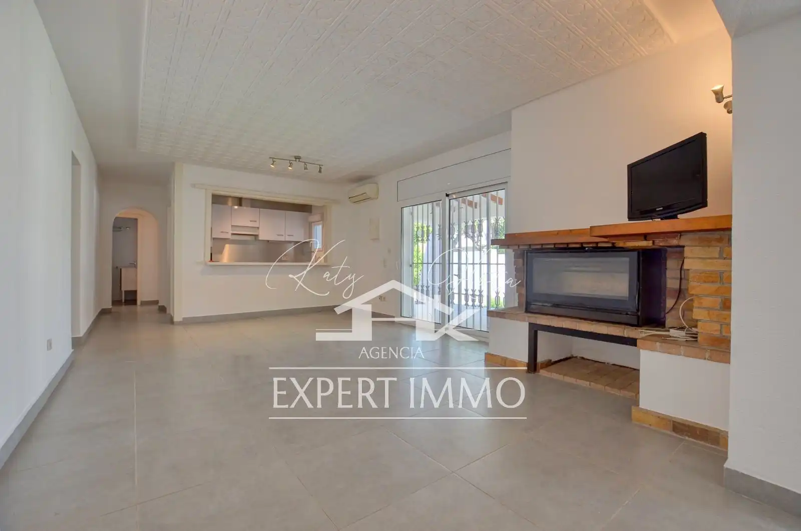 Sala de estar de Casa o chalet en venta en Empuriabrava con Calefacción, Jardín privado y Terraza