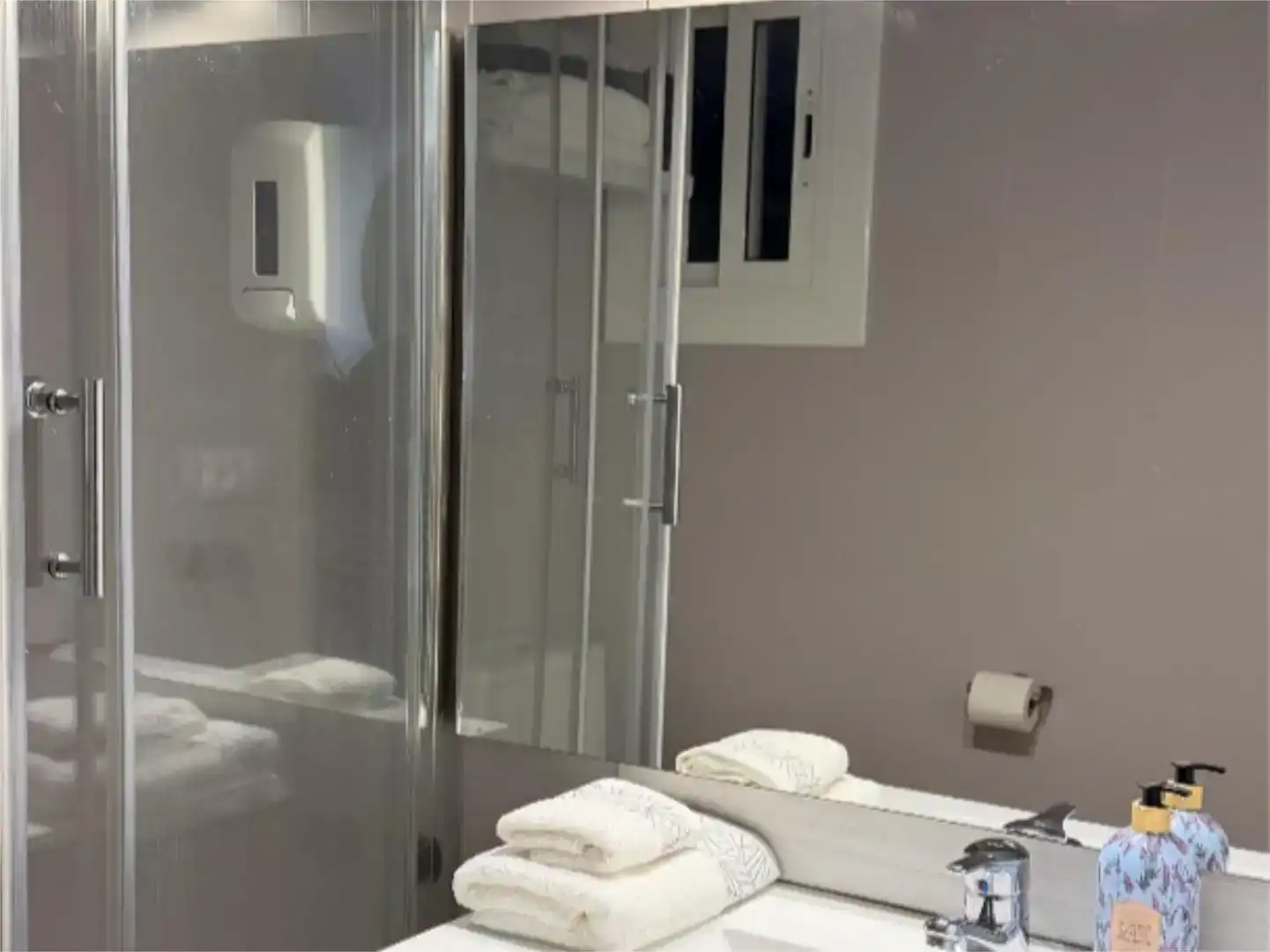 Badezimmer von Wohnungen zum Verkauf in Blanes mit Klimaanlage