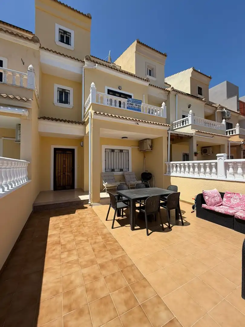 Terrassa de Casa adosada en venda en Orihuela amb Terrassa, Traster i Balcó