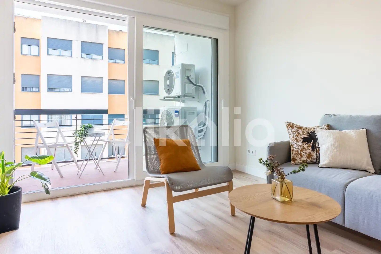Living room of Flat for sale in  Sevilla Capital  with Air Conditioner and Terrace