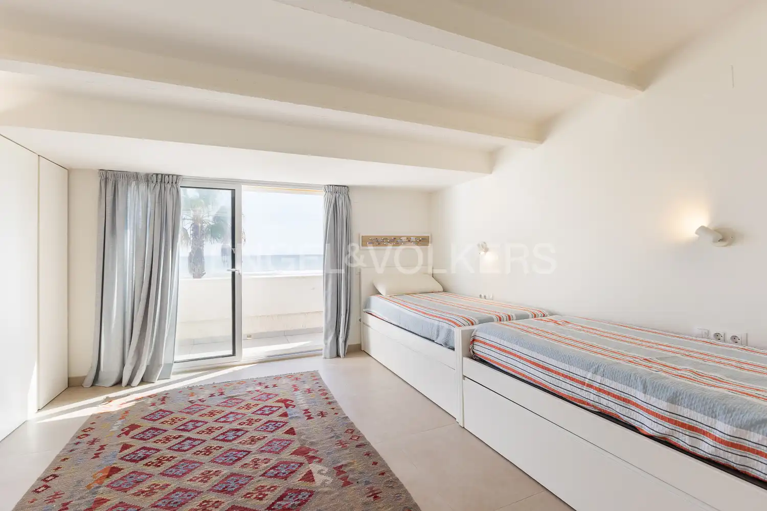 Bedroom of Houses for rent in Valencia  with Heating, Private garden and Terrace