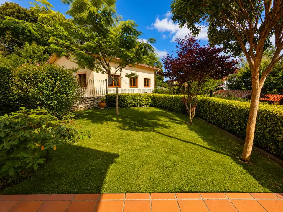 Jardín de Casa o chalet en venta en Ribadedeva con Calefacción, Jardín privado y Terraza
