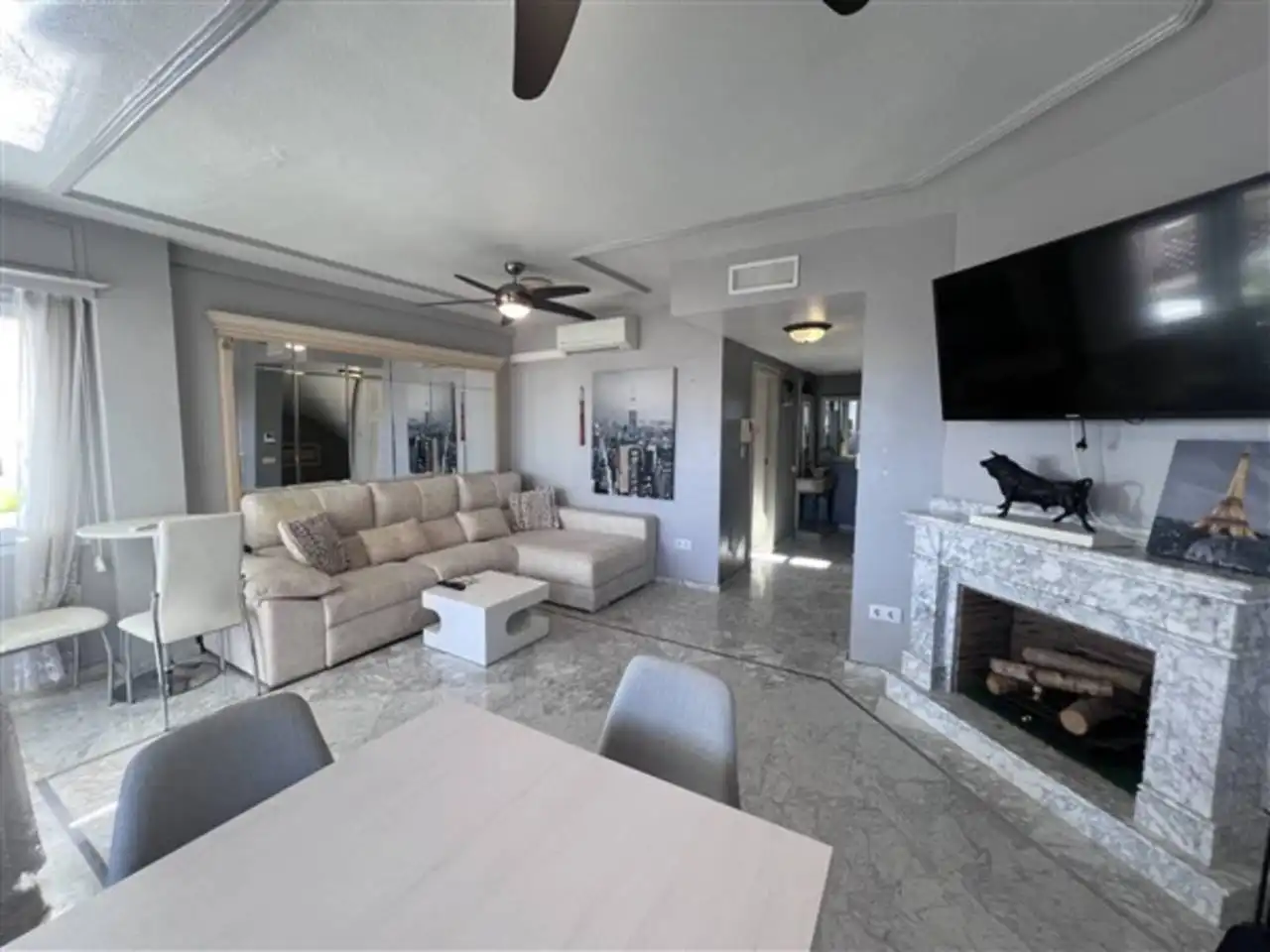 Sala d'estar de Dúplex en venda en La Manga del Mar Menor amb Aire condicionat, Terrassa i Moblat