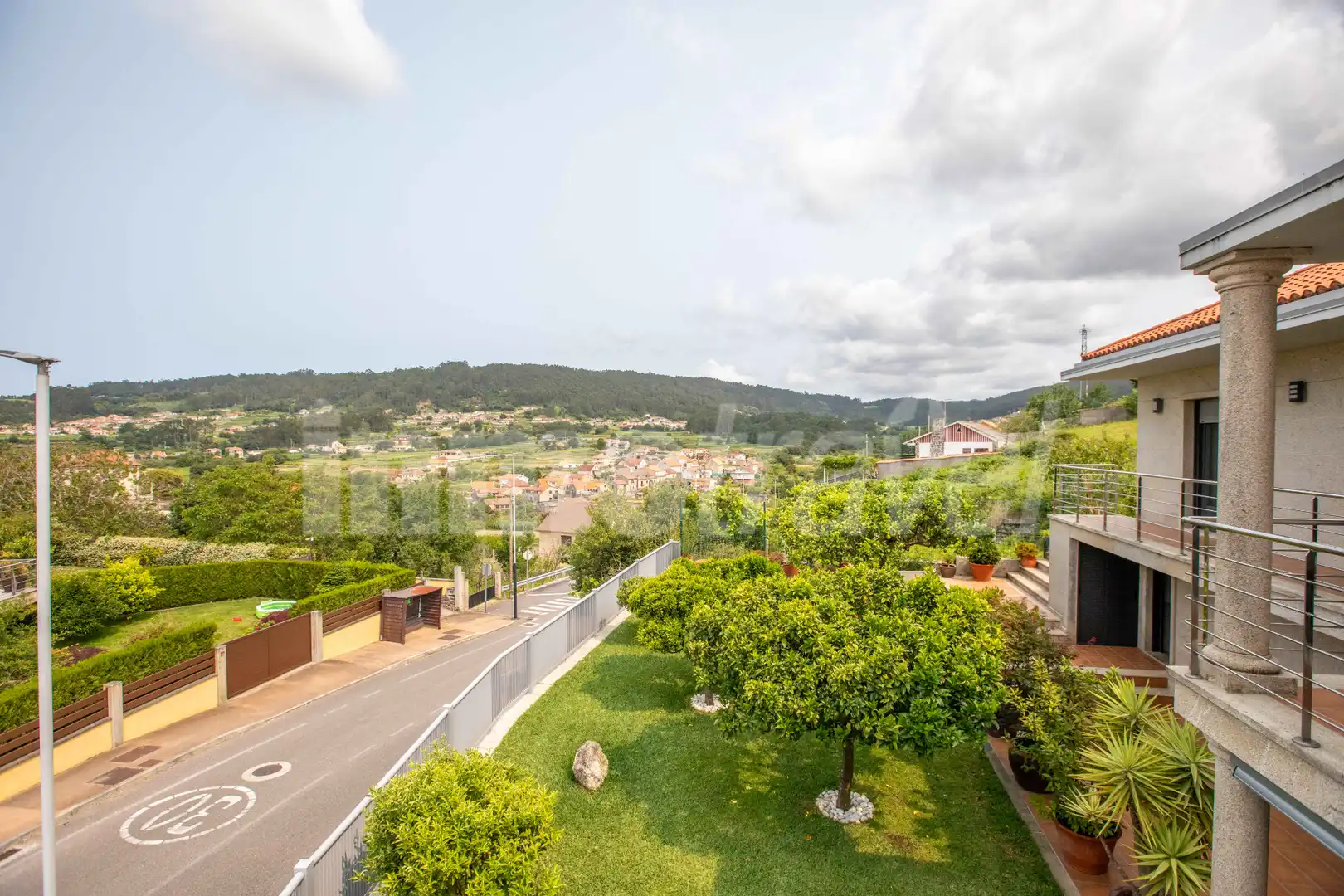 Vista exterior de Casa o chalet en venta en Sanxenxo con Calefacción, Jardín privado y Parquet