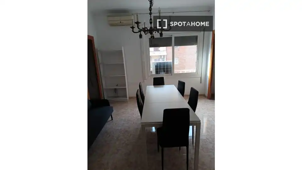 Außenansicht von Wohnung zur Miete in Barcelona mit Klimaanlage, Heizung und Möbliert