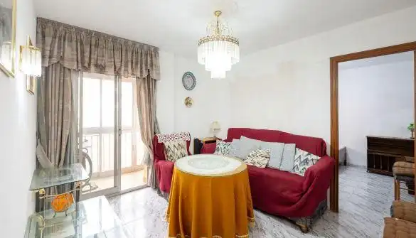 Living room of Flat for sale in  Granada Capital  with Heating, Terrace and Balcony