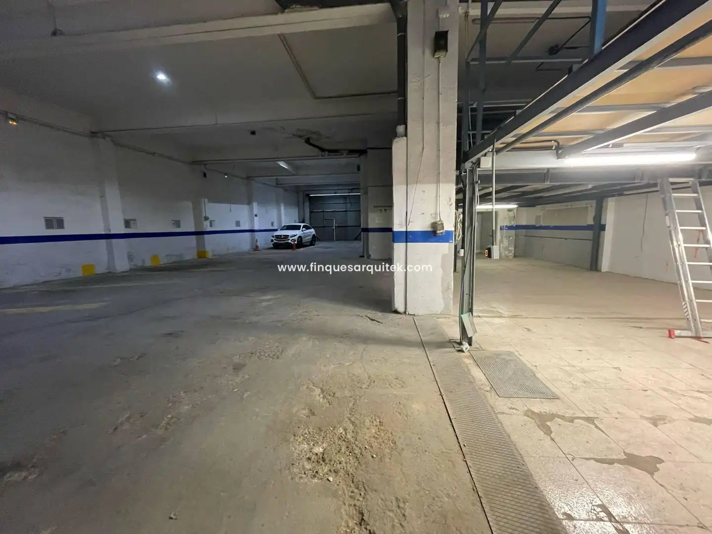 Local comercial en venda a Calle CORTS CATALANES, imagen 3