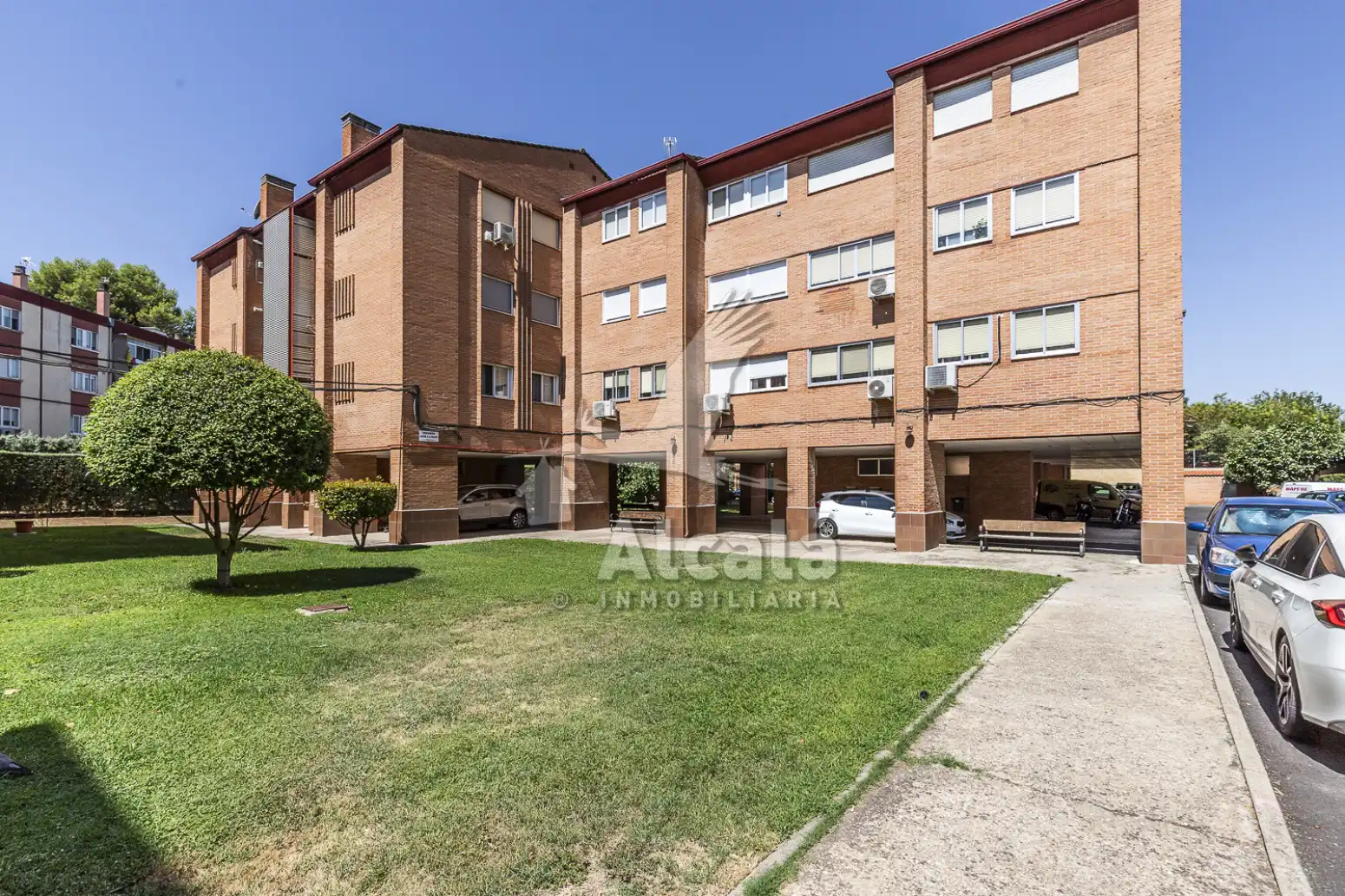 Exterior view of Flat for sale in Alcalá de Henares  with Heating