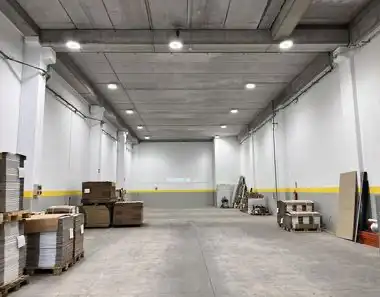 Nave industrial en venta en Badalona
