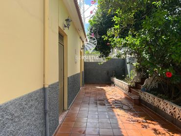 Casa en venda a Barrio de Macayo