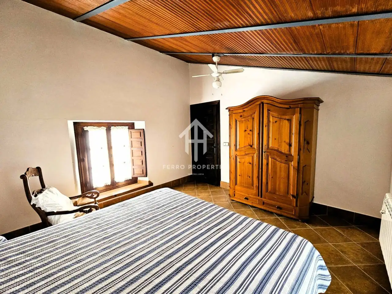Bedroom of Houses for sale in Villanueva de Tapia  with Air Conditioner, Heating and Private garden