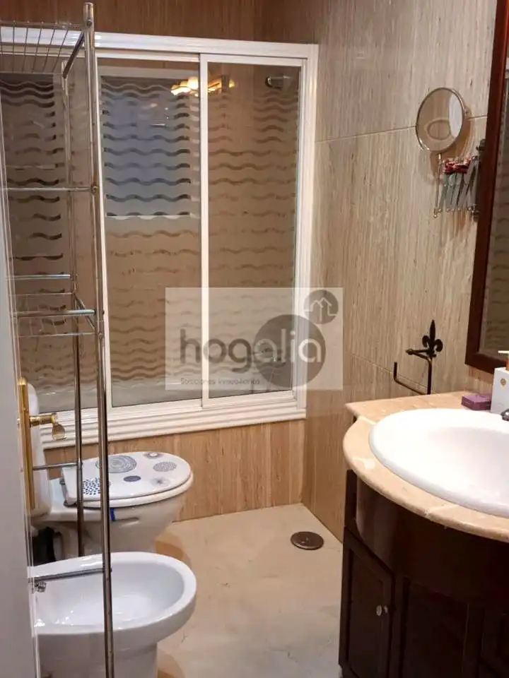 Flat for rent in Triana Oeste