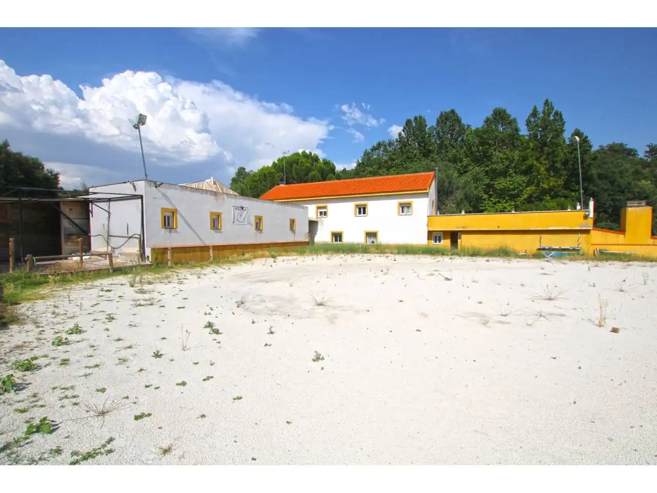 Vista exterior de Terreno en venta en Valdegrudas, Guadalajara