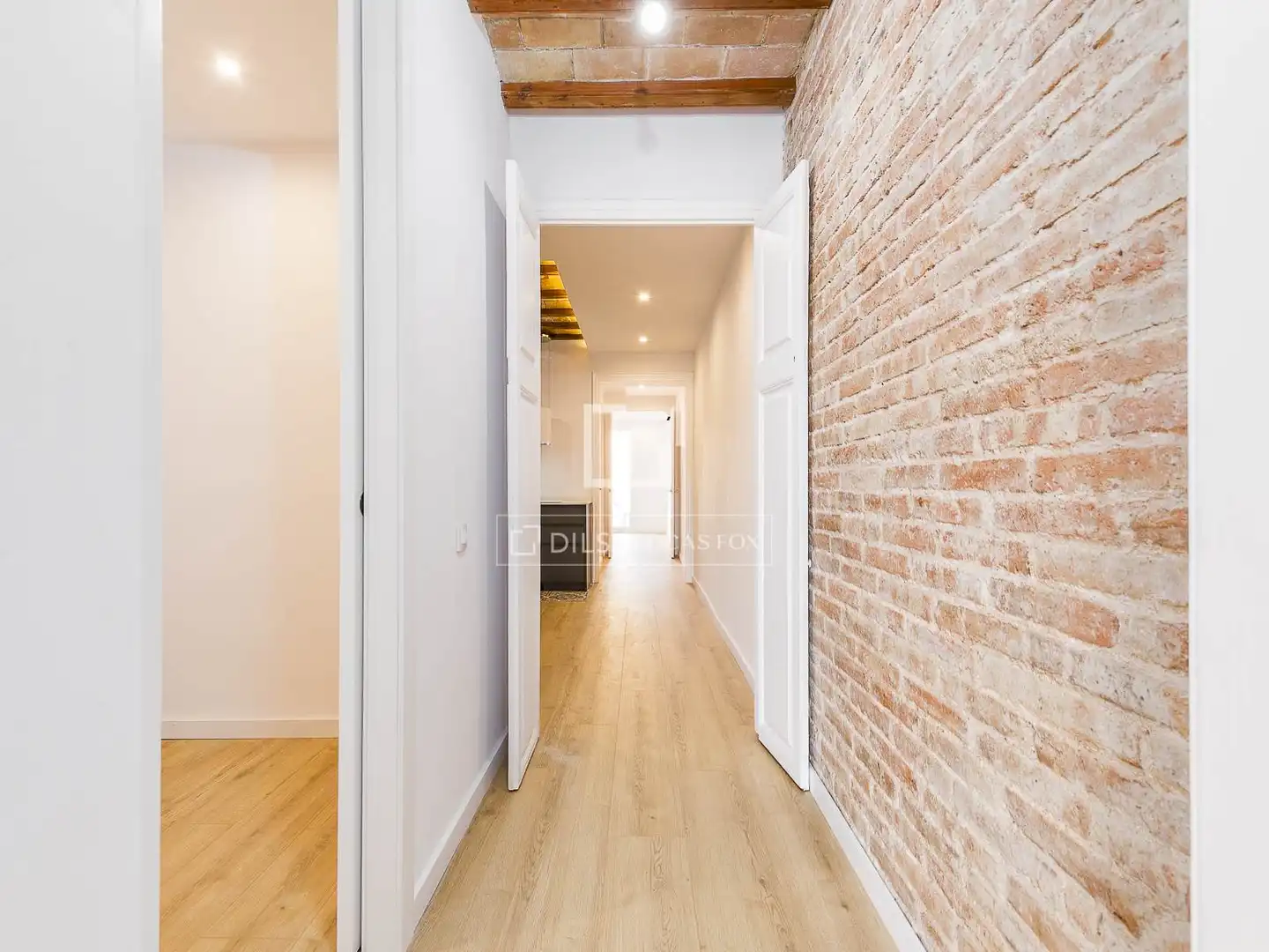 Wohnung zum Verkauf in Barcelona mit Klimaanlage, Heizung und Parkett