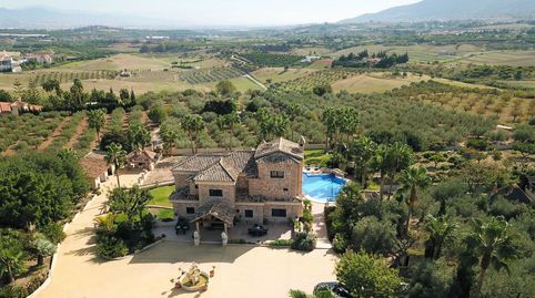 Finca de lujo en venta en Alhaurín de la Torre con apartamento de invitados y con una mezcla de estilos rústicos y modernos. REF F