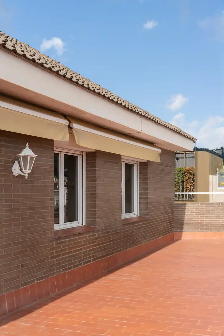 Außenansicht von Dachboden zum Verkauf in Barcelona mit Klimaanlage, Heizung und Terrasse
