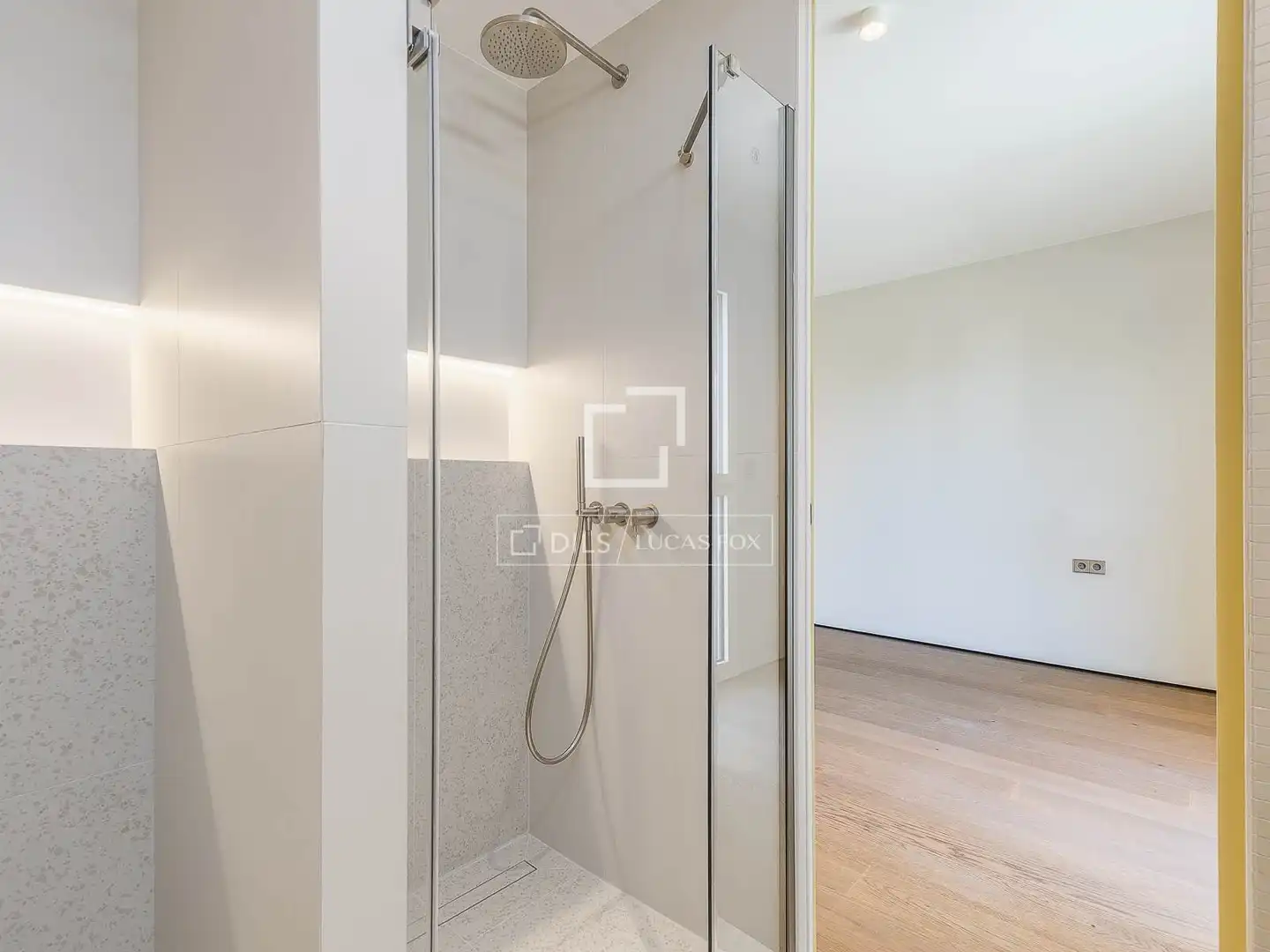 Baño de Piso en venta en Barcelona con Aire acondicionado, Calefacción y Terraza