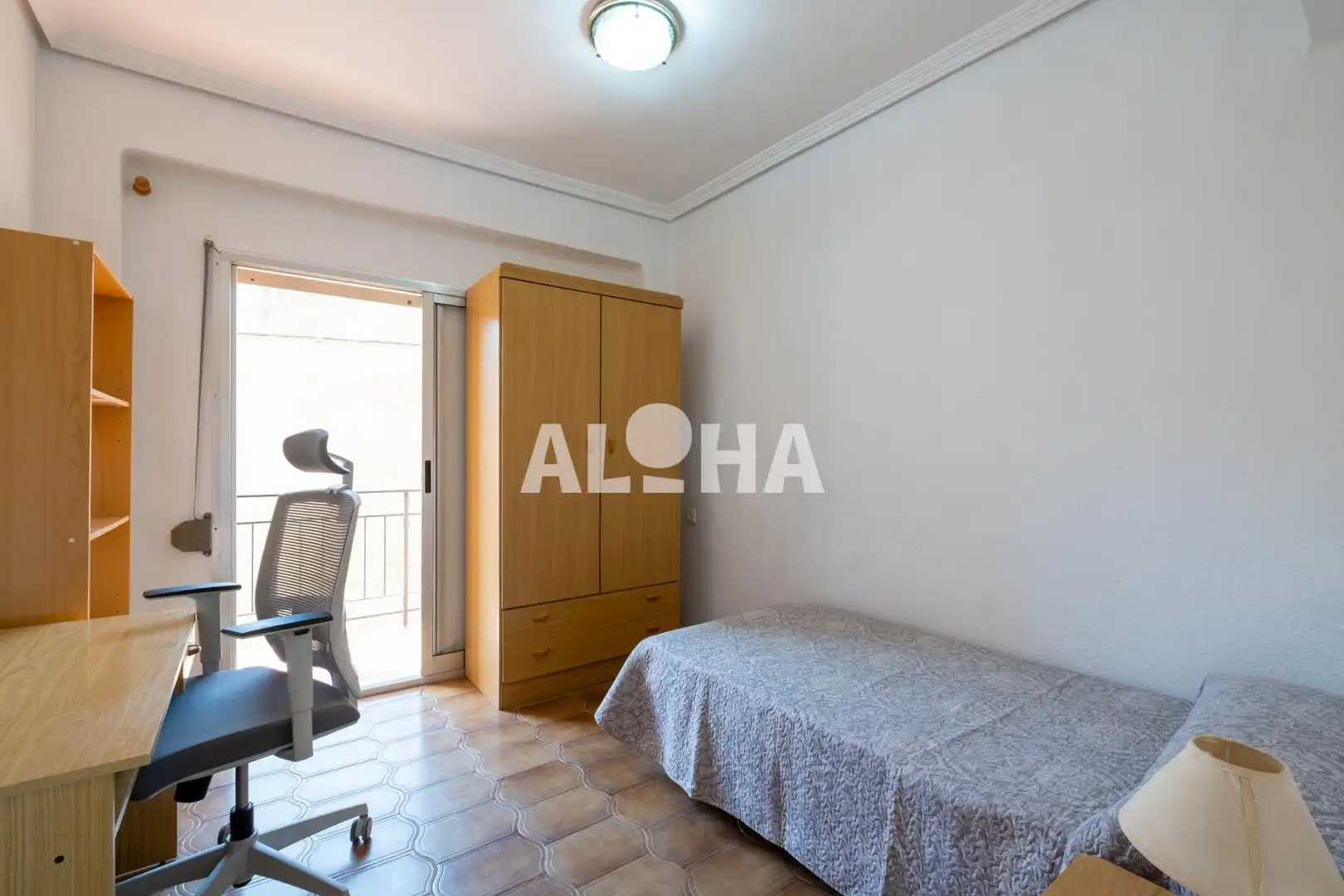Habitación de Apartamento de alquiler en Alfara del Patriarca con Amueblado y Balcón
