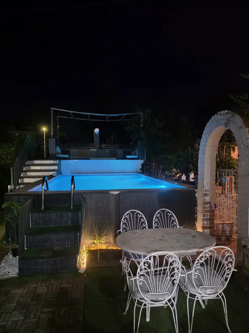 Casa amb piscina en venda a Calle Almonte