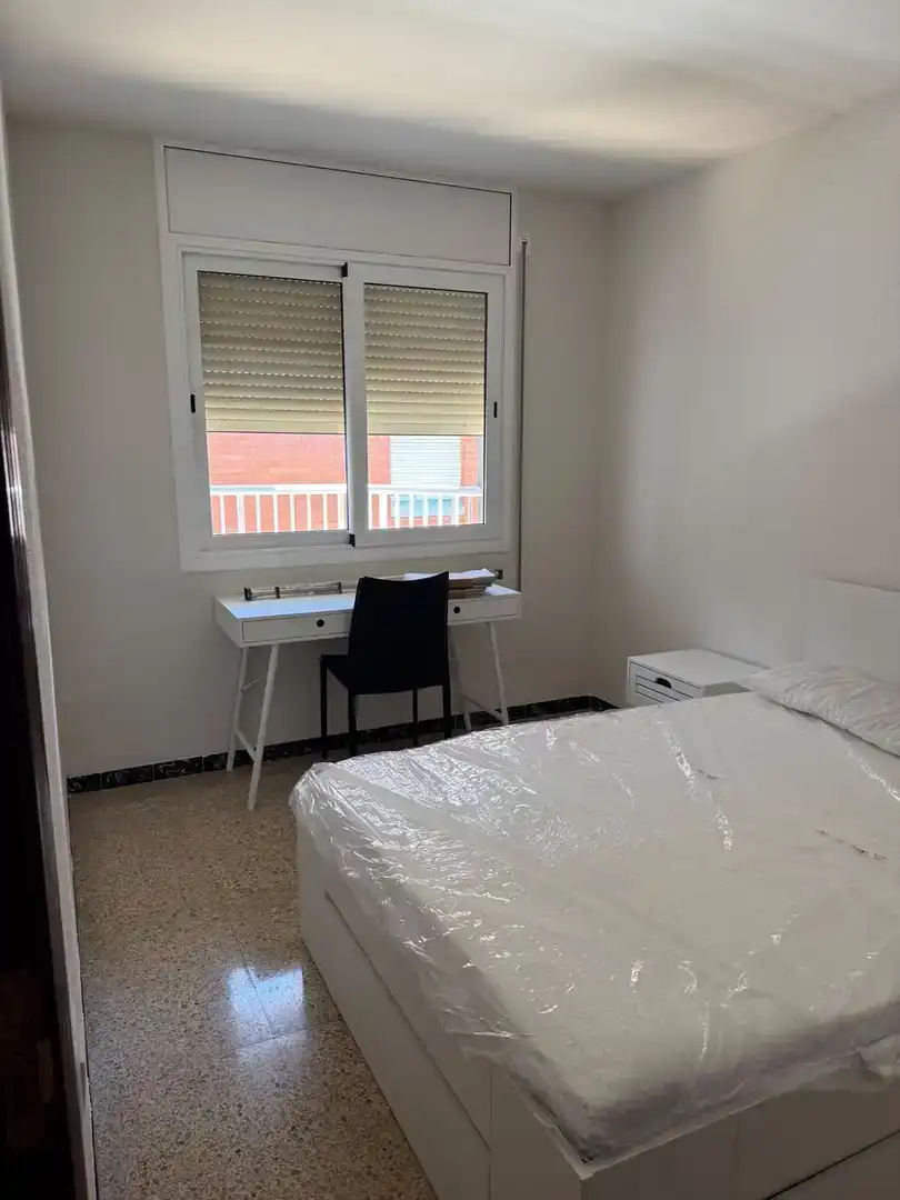 Habitación de Piso de alquiler en Tarragona con Amueblado y Balcón