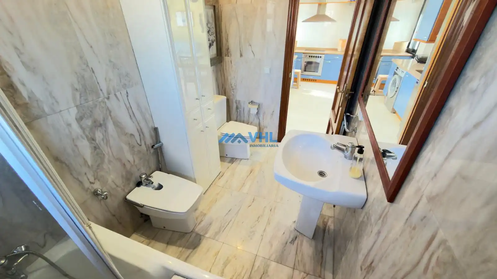 Bathroom of Apartments for sale in Castro-Urdiales  with Heating, Private garden and Furnished