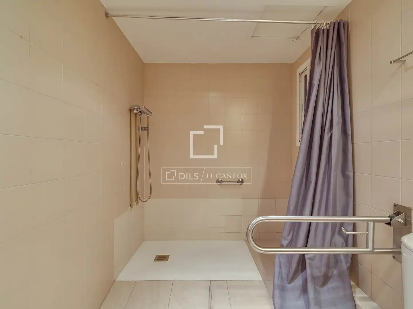 Bathroom of Flat for sale in Barcelona  with Storage room
