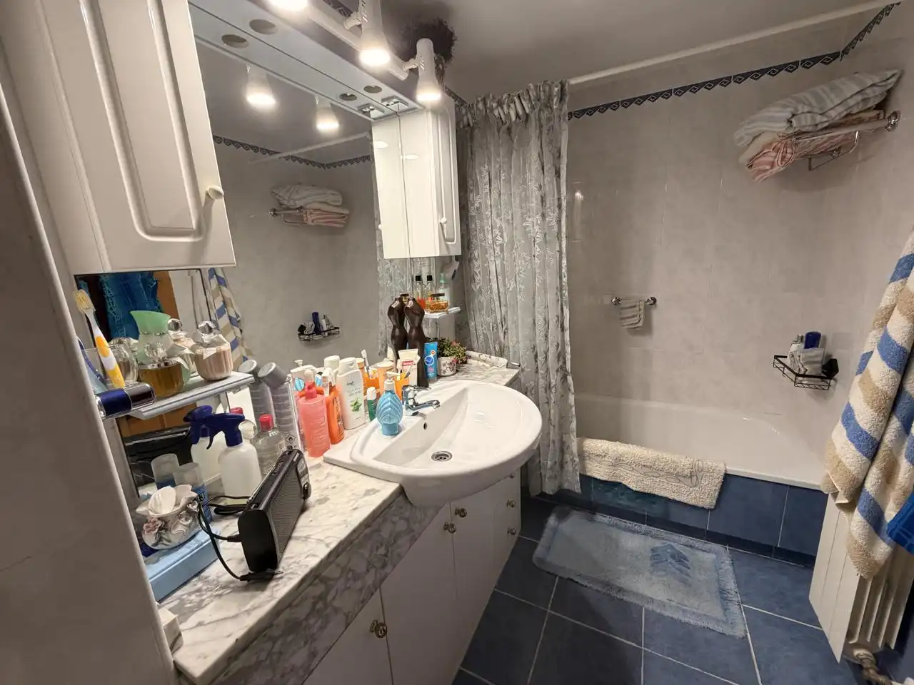 Baño de Piso en venta en Alicante / Alacant con Terraza, Trastero y Piscina comunitaria