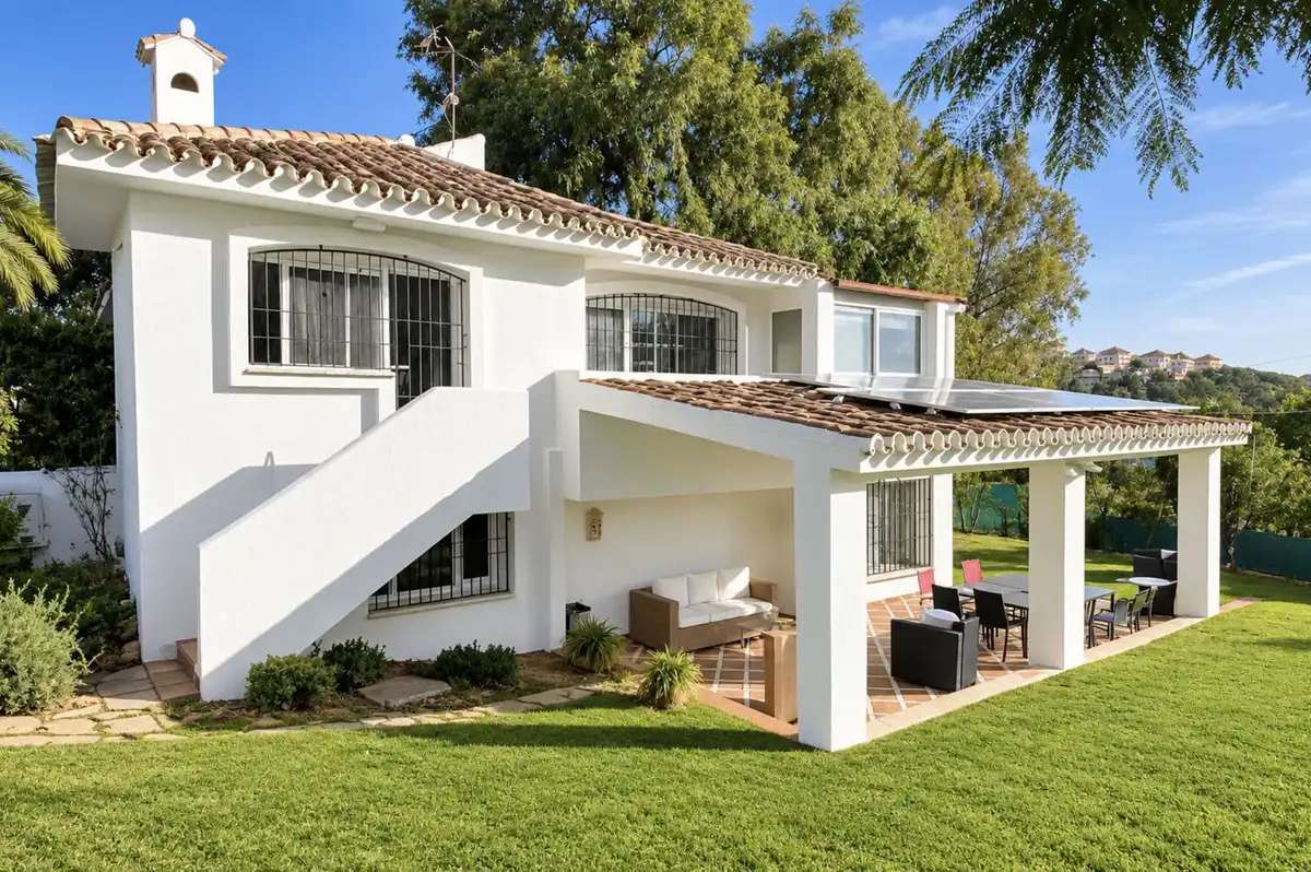 Chalet con piscina en venta en Elviria - Cabopino, imagen 3