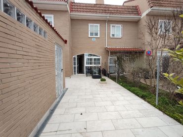Casa amb piscina en venda a Ugena