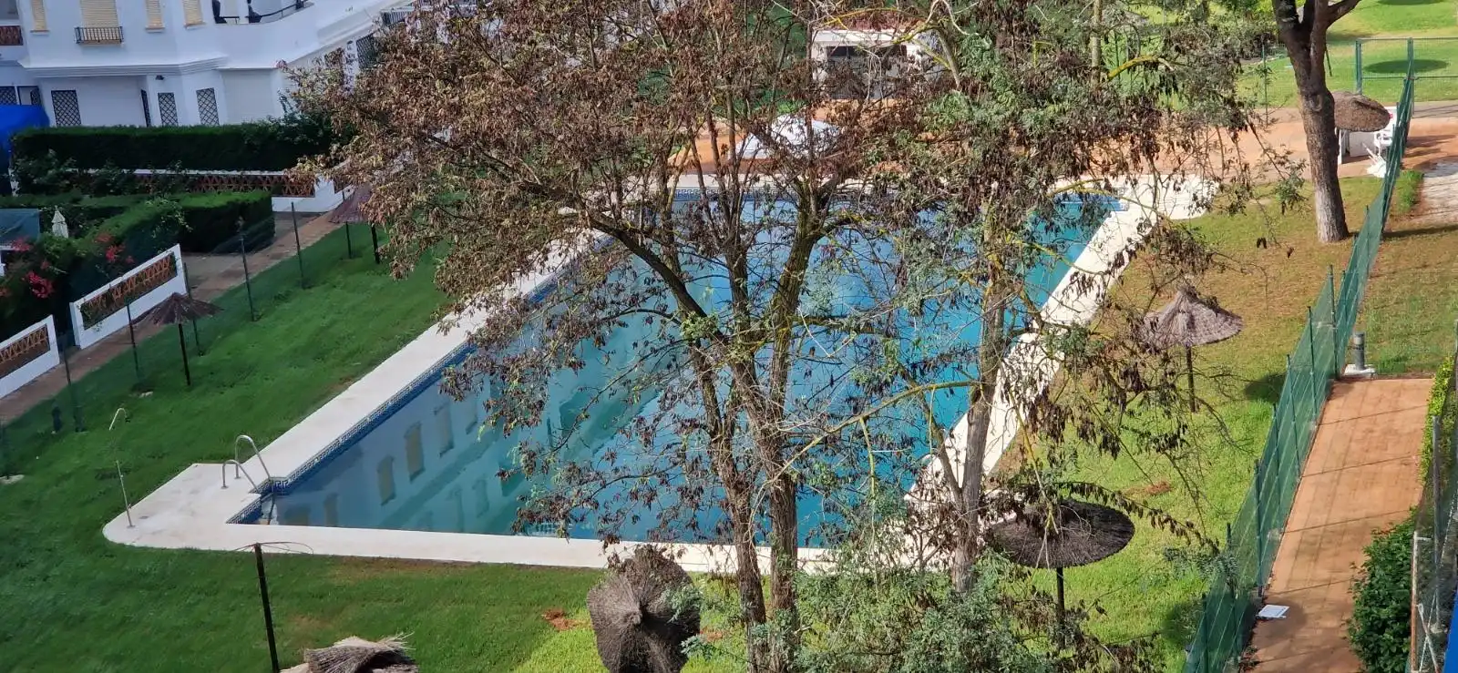 Piscina de Pis en venda en El Portil amb Traster, Moblat i Balcó