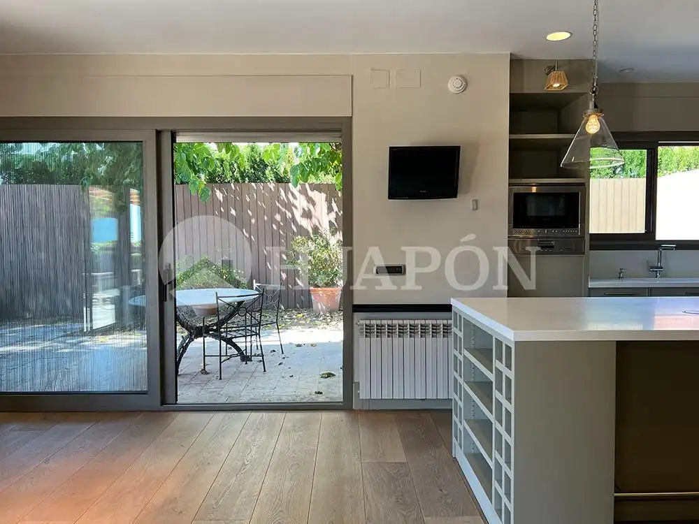 Cocina de Casa o chalet en venta en Alella con Aire acondicionado, Calefacción y Jardín privado