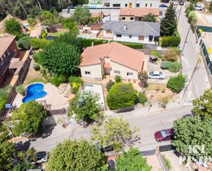 Exterior view of House or chalet for sale in Sant Cugat del Vallès  with Heating and Swimming Pool