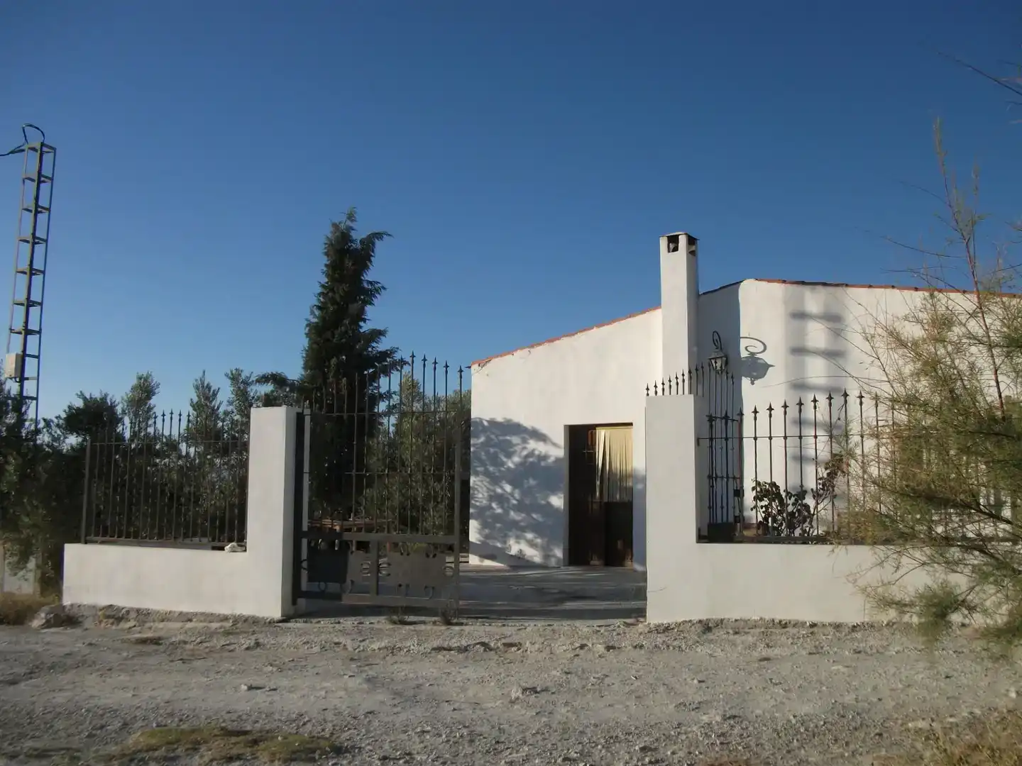 Vista exterior de Finca rústica en venta en Caniles con Trastero y Amueblado