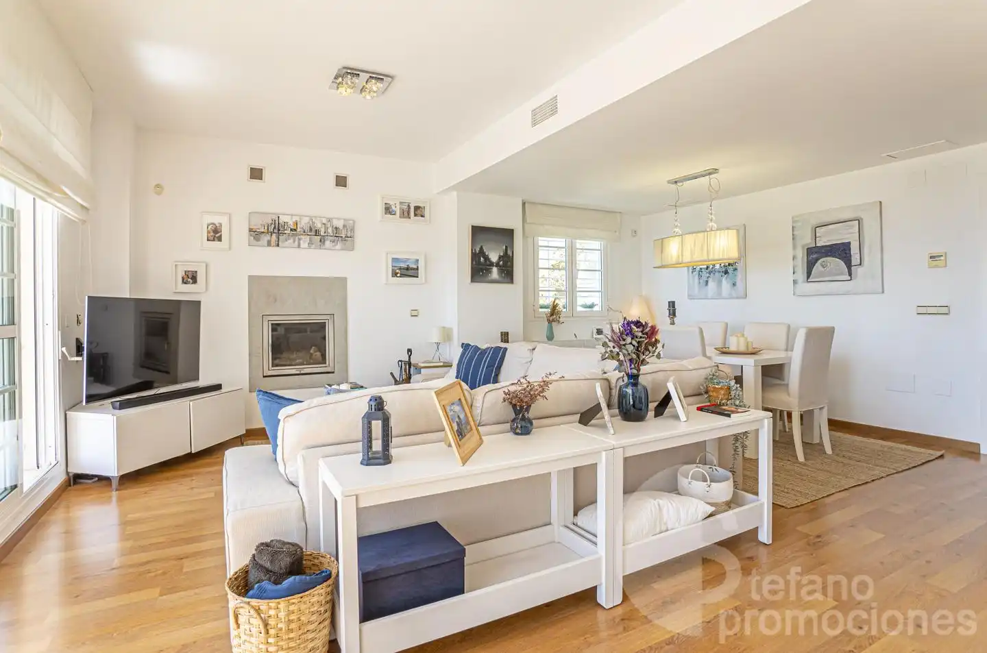 Sala de estar de Casa adosada en venta en Málaga con Aire acondicionado, Jardín privado y Terraza