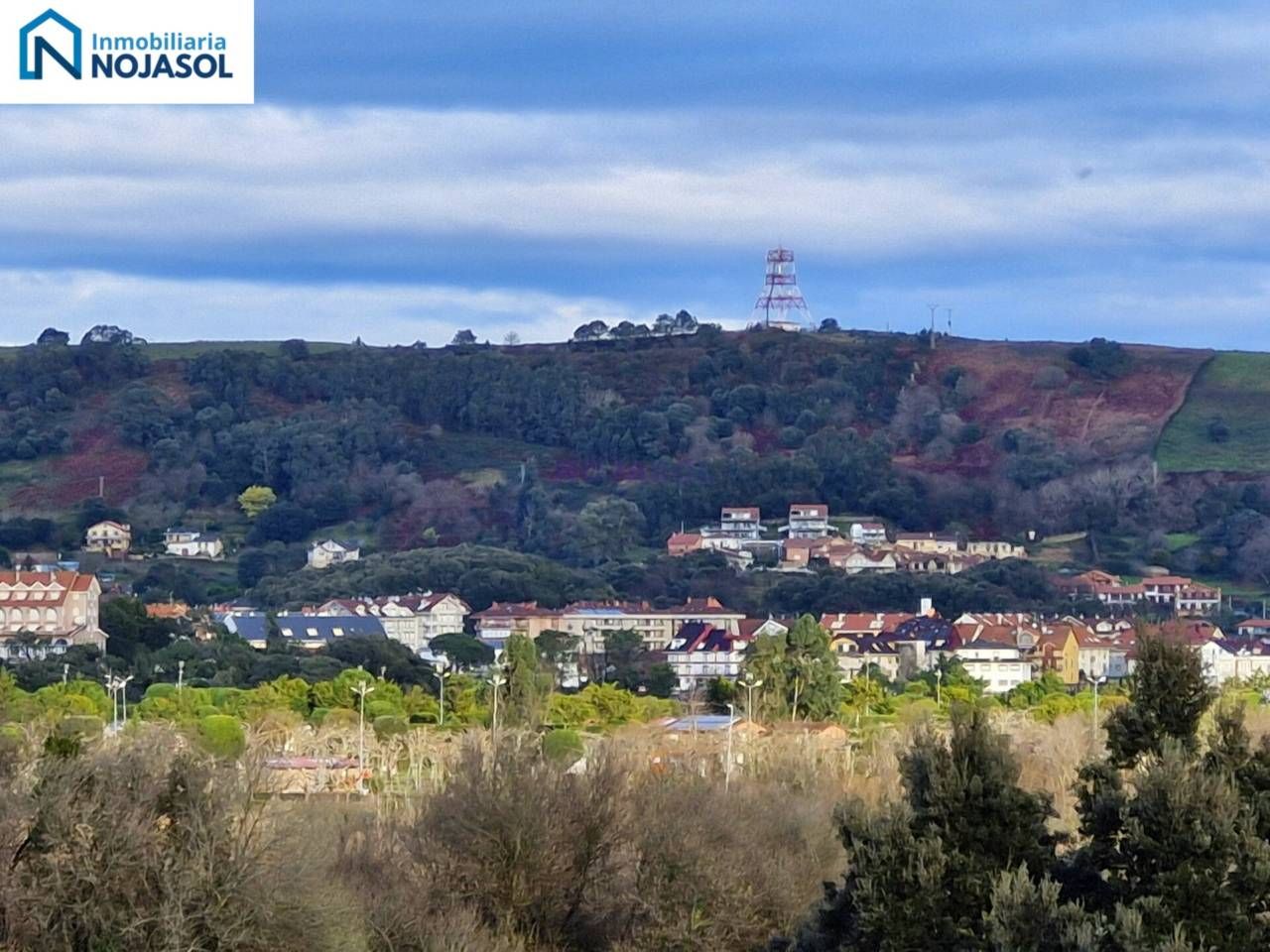 Vista exterior de Apartament en venda en Noja amb Calefacció, Parquet i Terrassa