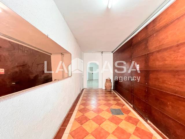 Nave industrial en Venta en El Raval