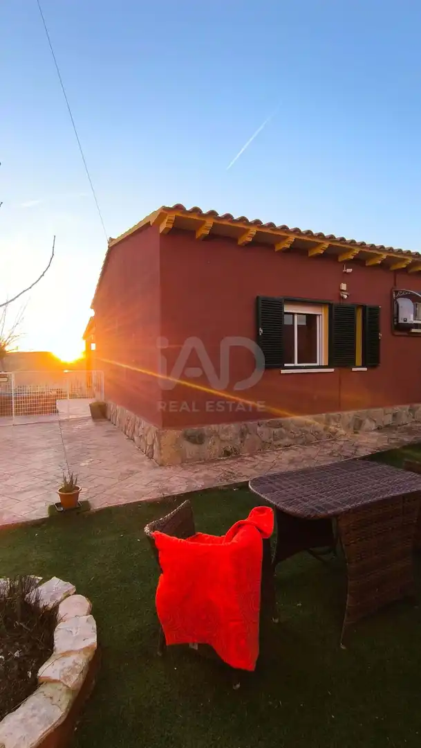 Vista exterior de Casa o xalet en venda en Colmenar de Oreja amb Calefacció