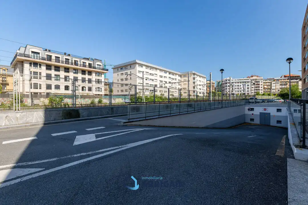 Exterior view of Garage for sale in Donostia - San Sebastián 