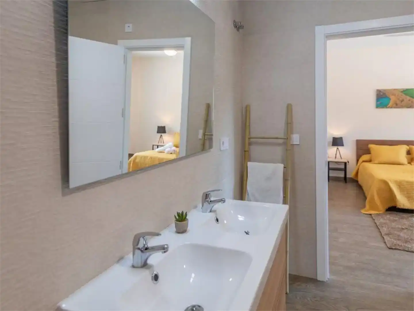 Baño de Casa o chalet de alquiler en Arenas con Aire acondicionado, Jardín privado y Piscina