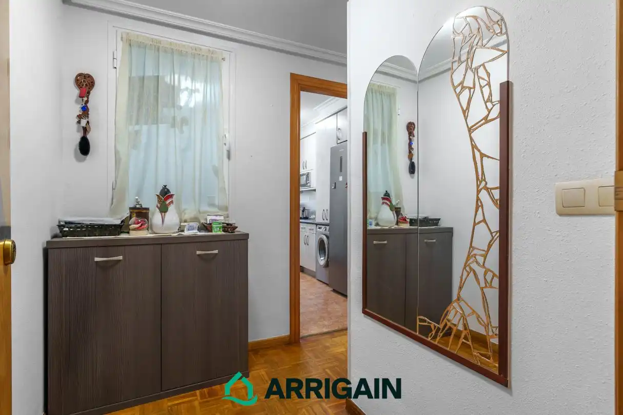 Habitación de Piso en venta en Donostia - San Sebastián  con Calefacción, Trastero y Balcón