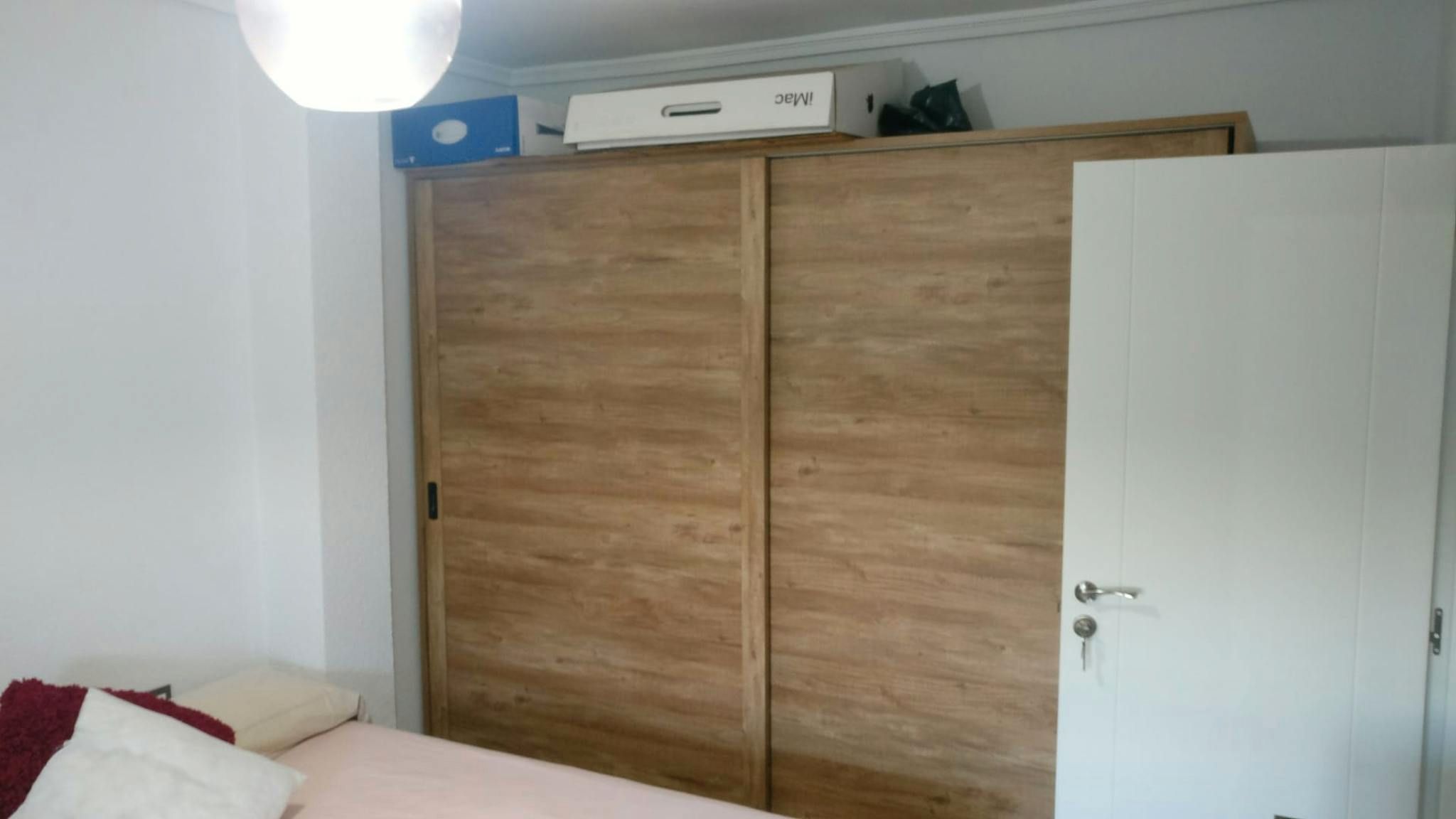 Bedroom of Flat to share in  Valencia Capital  with Air Conditioner, Furnished and Washing machine