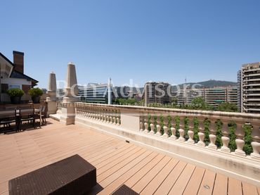 Ático con ascensor en venta en Avinguda Diagonal