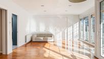 Living room of Apartment for sale in  Barcelona Capital  with Air Conditioner, Heating and Private garden
